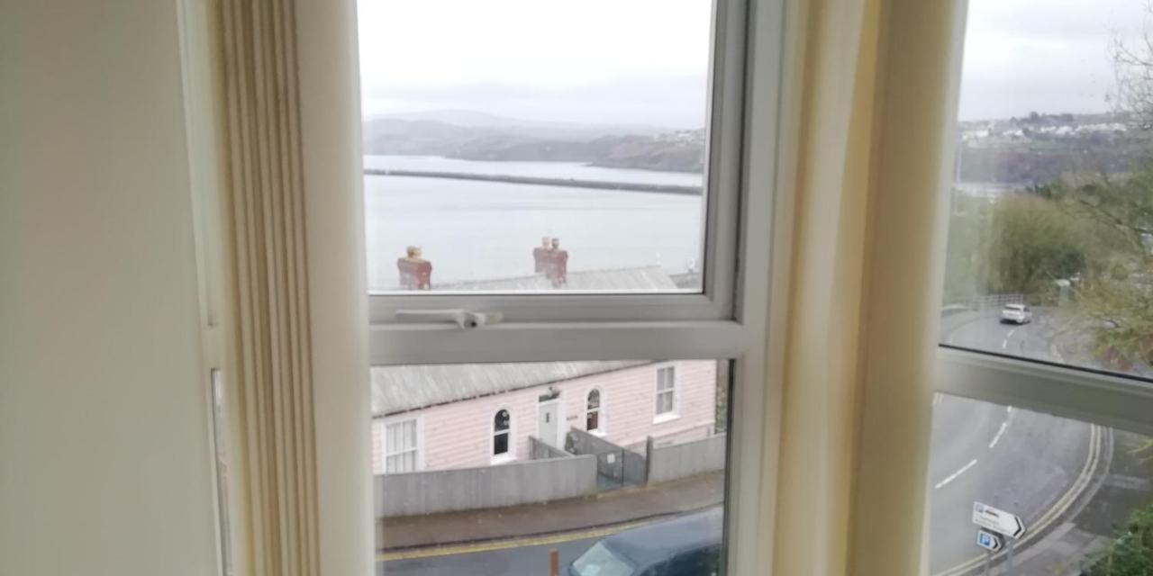 The Hope And Anchor Hotel Goodwick Esterno foto