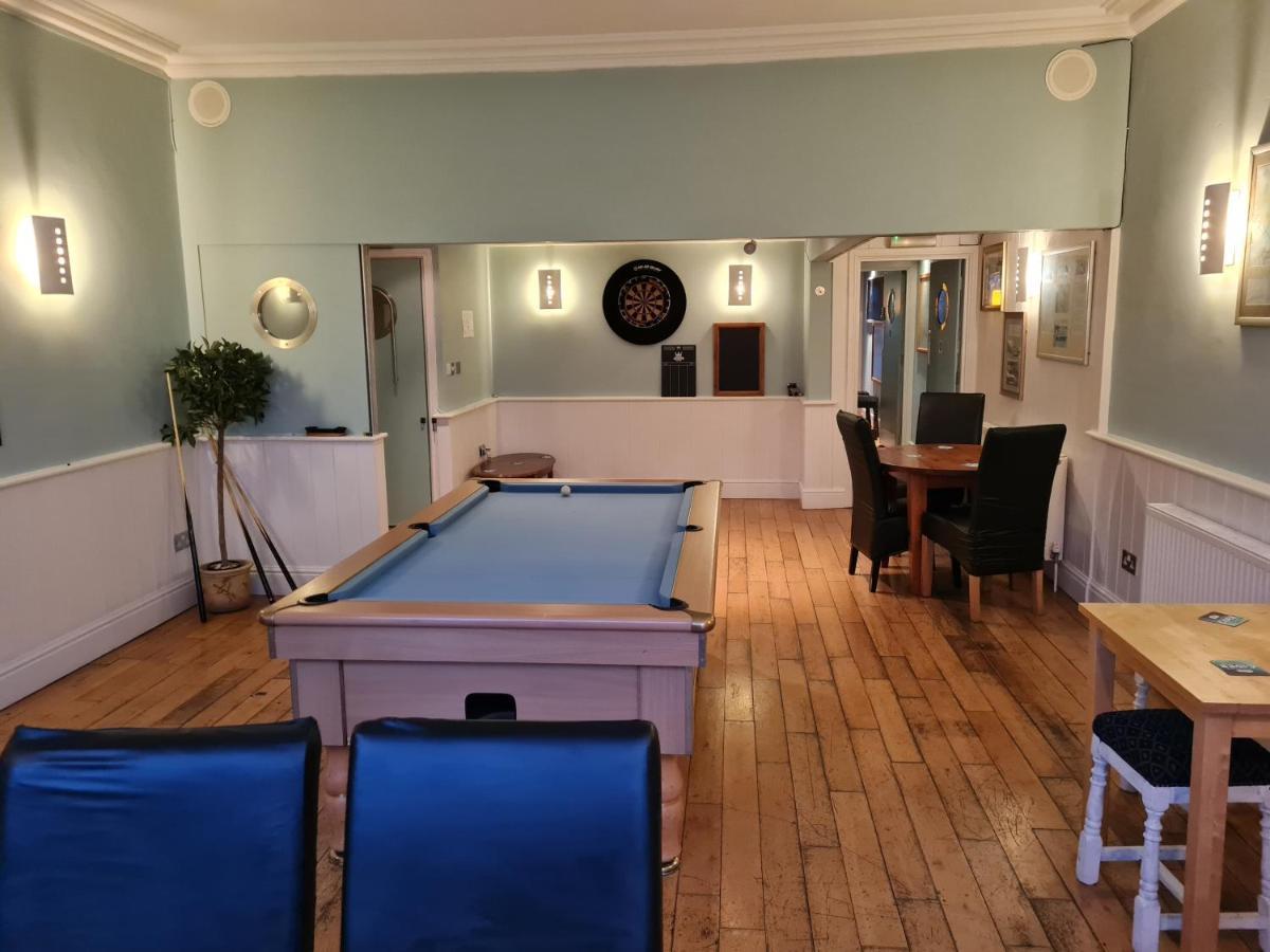 The Hope And Anchor Hotel Goodwick Esterno foto